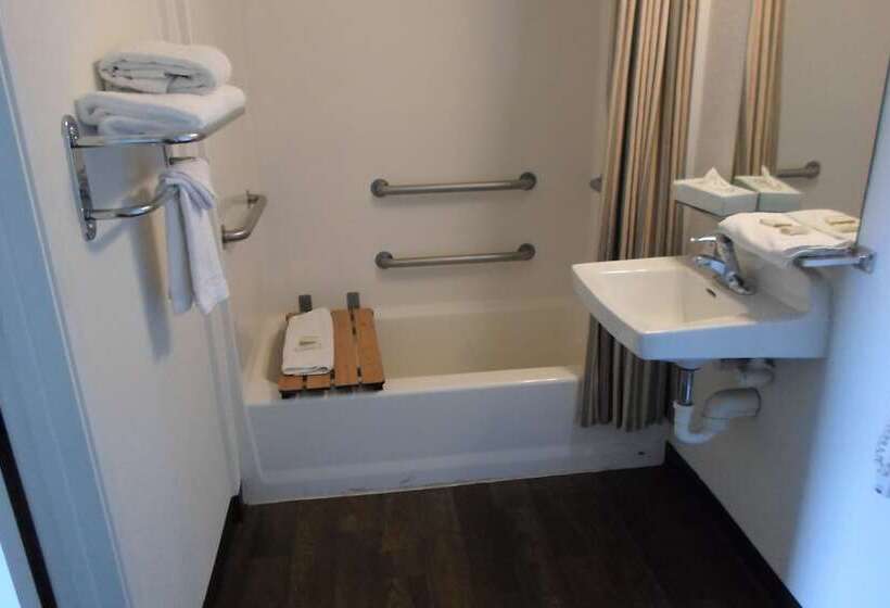 هتل Howard Johnson By Wyndham Las Vegas Near The Strip