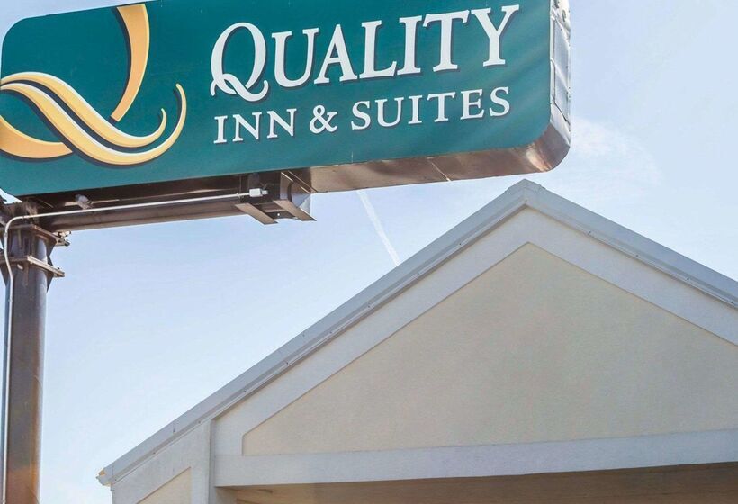 בית מלון כפרי Quality Inn & Suites