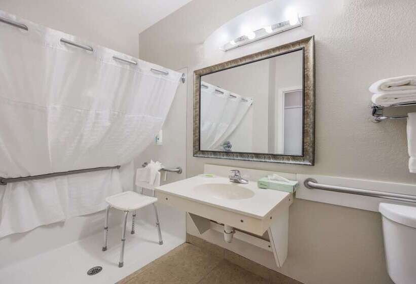 فندق Quality Inn