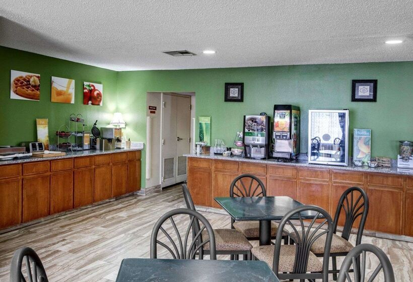 בית מלון כפרי Quality Suites Baton Rouge East  Denham Springs