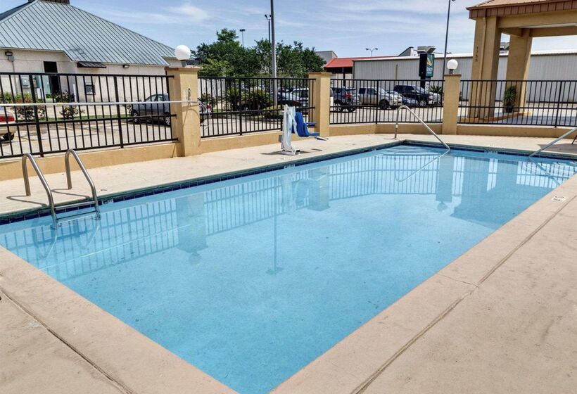 בית מלון כפרי Quality Suites Baton Rouge East  Denham Springs