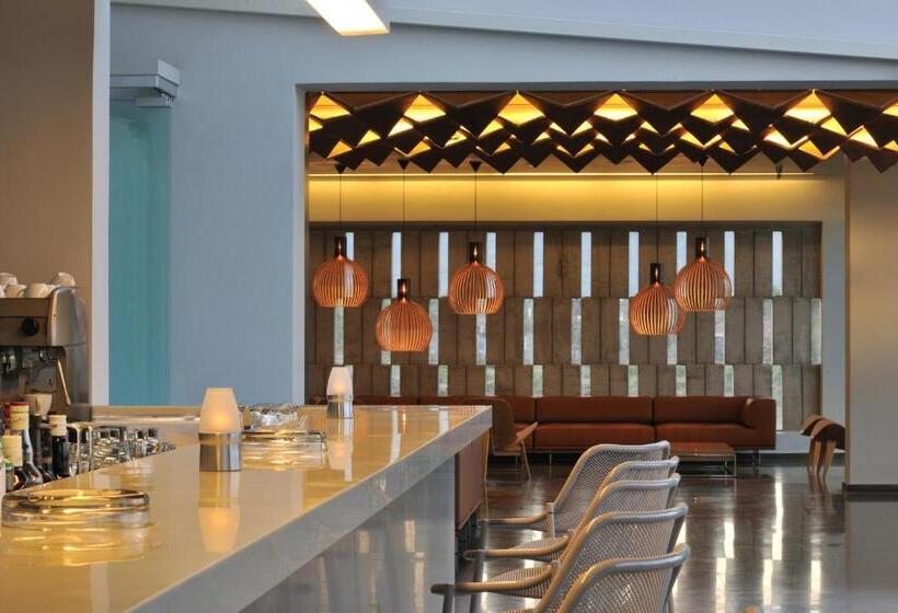 ホテル Thalatta Seaside