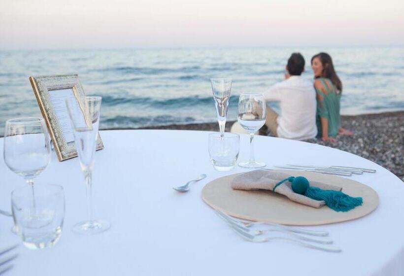 ホテル Thalatta Seaside