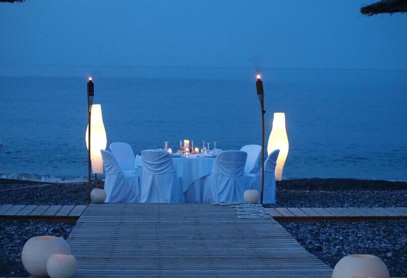 ホテル Thalatta Seaside