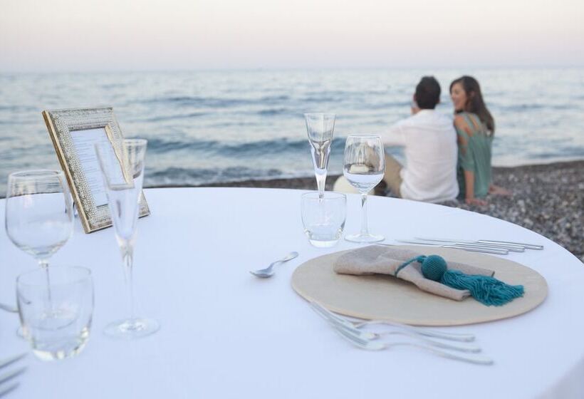 ホテル Thalatta Seaside