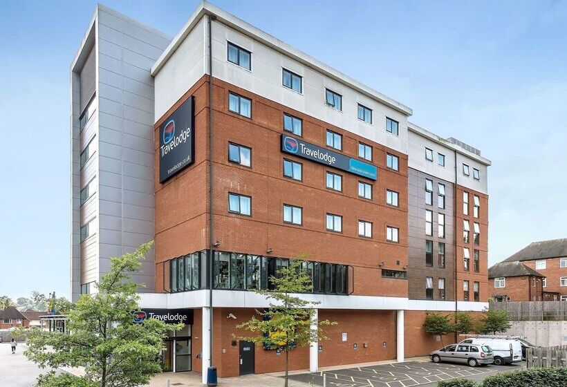 בית מלון כפרי Travelodge Newcastle Under Lyme Central