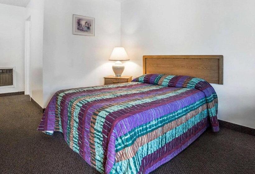 מוטל Rodeway Inn & Suites