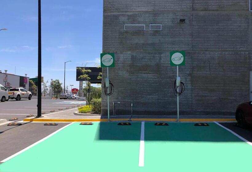 Microtel Inn & Suites By Wyndham Guadalajara Sur