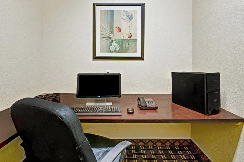 בית מלון כפרי Baymont By Wyndham Decatur