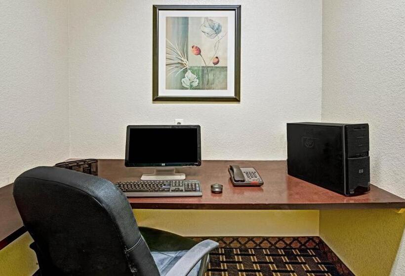 בית מלון כפרי Baymont By Wyndham Decatur