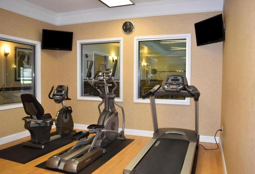 هتل Best Western Plus Easton Inn & Suites