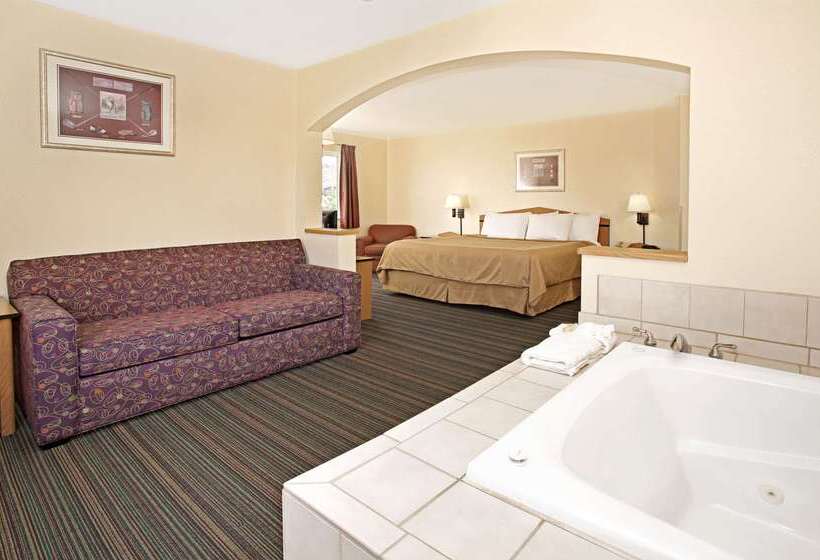 فندق Days Inn & Suites By Wyndham Castle Rock