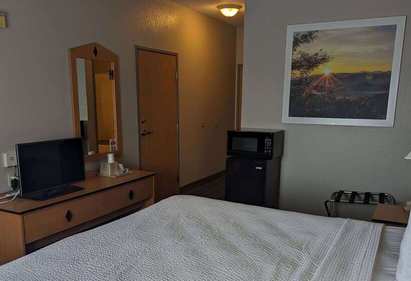 فندق Days Inn & Suites By Wyndham Castle Rock