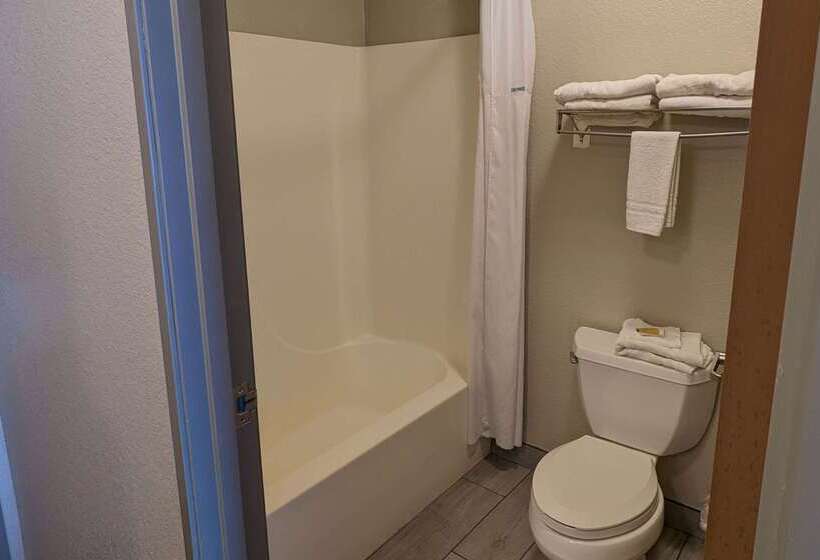 فندق Days Inn & Suites By Wyndham Castle Rock