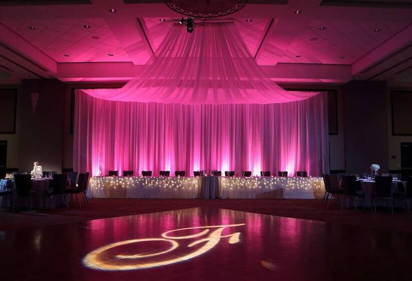 فندق Doubletree By Hilton Lawrenceburg