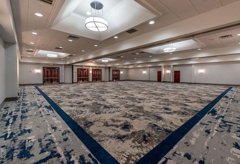 هتل Doubletree By Hilton New Bern Riverfront