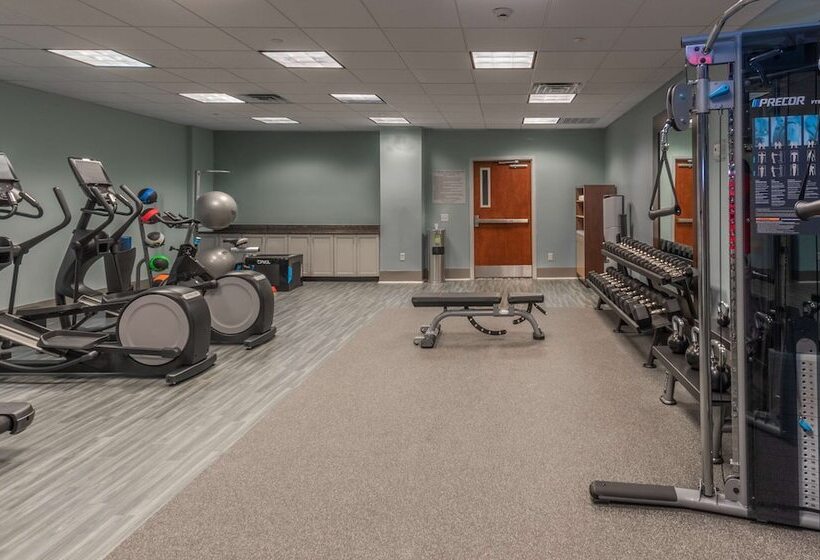 هتل Doubletree By Hilton New Bern Riverfront