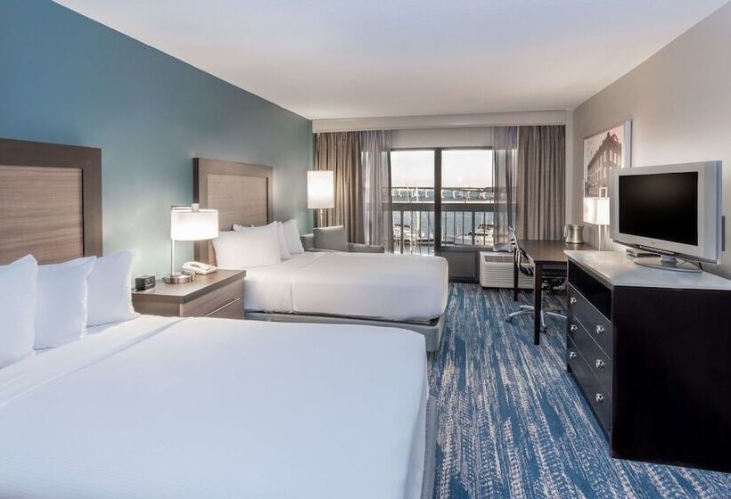 هتل Doubletree By Hilton New Bern Riverfront