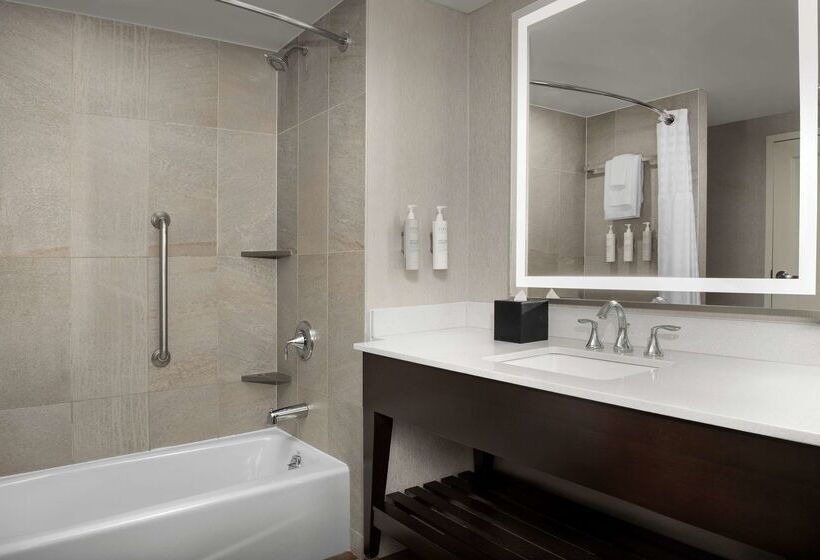Отель Embassy Suites Springfield