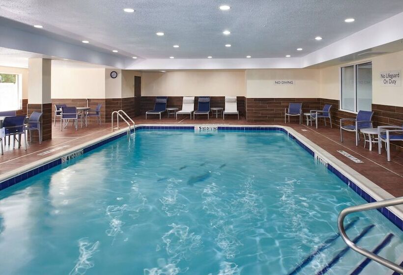 ホテル Fairfield Inn & Suites Detroit Livonia