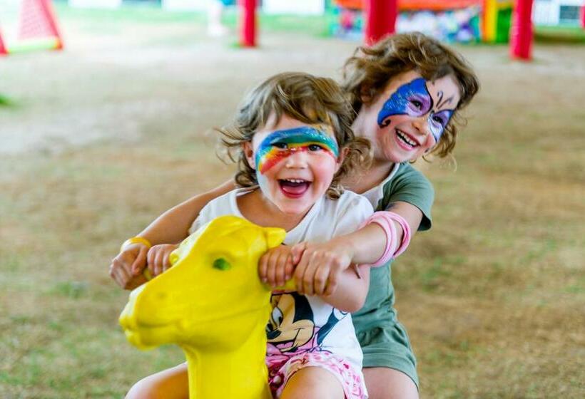 هتل Grand Park Lara