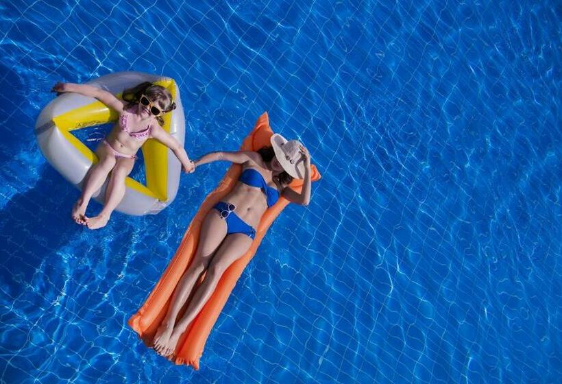 هتل Grand Park Lara