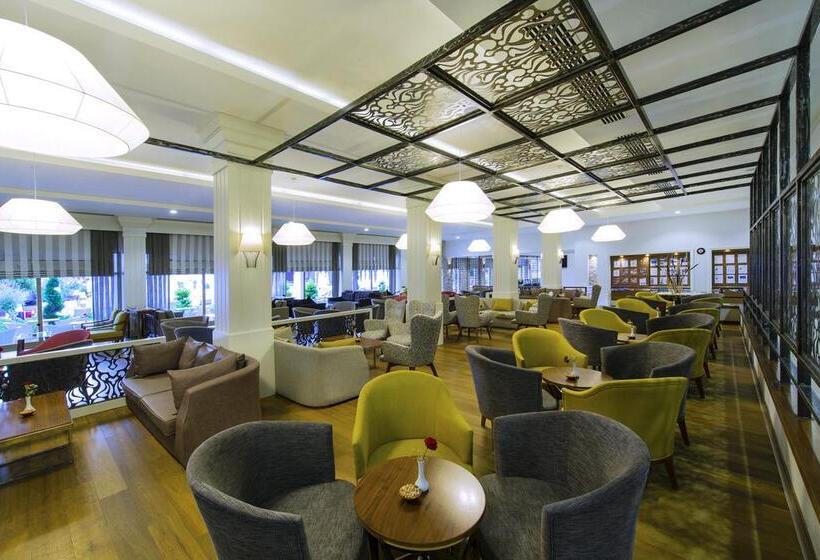 هتل Grand Park Lara