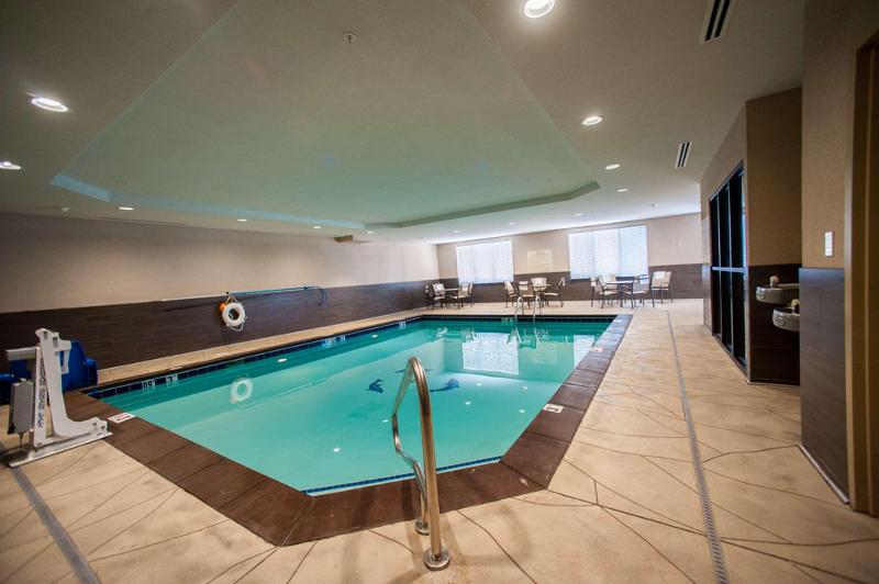 בית מלון כפרי Hampton Inn By Hilton Fort Morgan