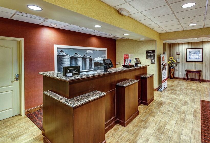 فندق Hampton Inn Junction City