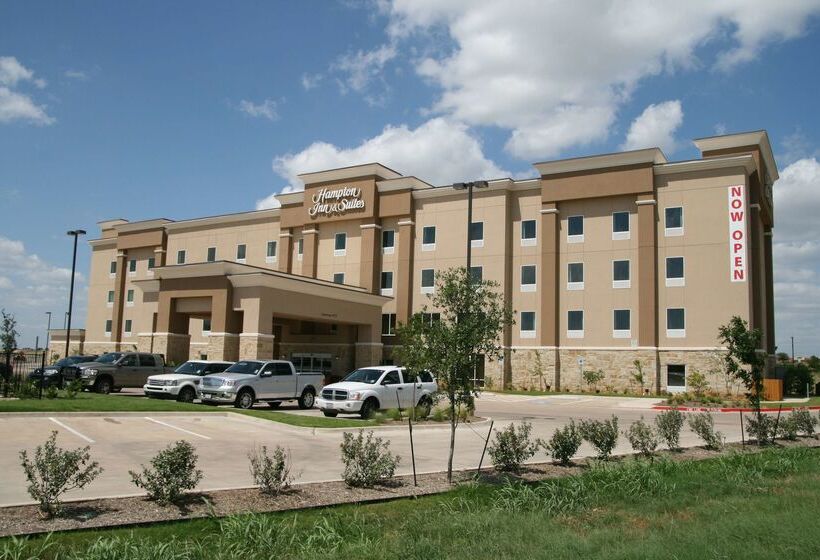 هتل Hampton Inn & Suites Cleburne
