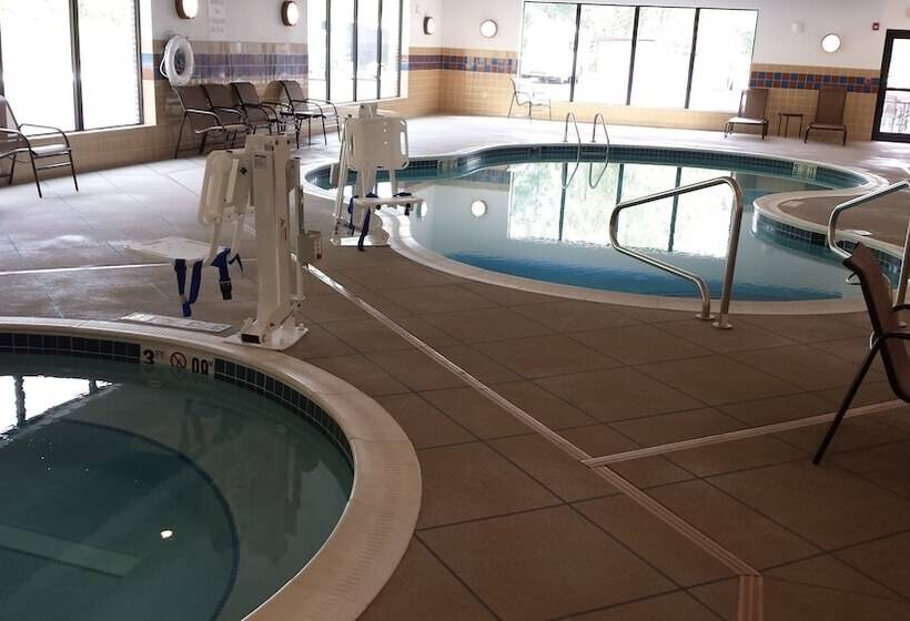 호텔 Holiday Inn Express & Suites Cambridge, An Ihg
