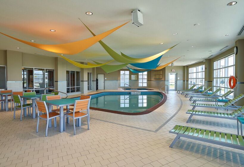 בית מלון כפרי Homewood Suites By Hilton Calgary Airport, Alberta, Canada