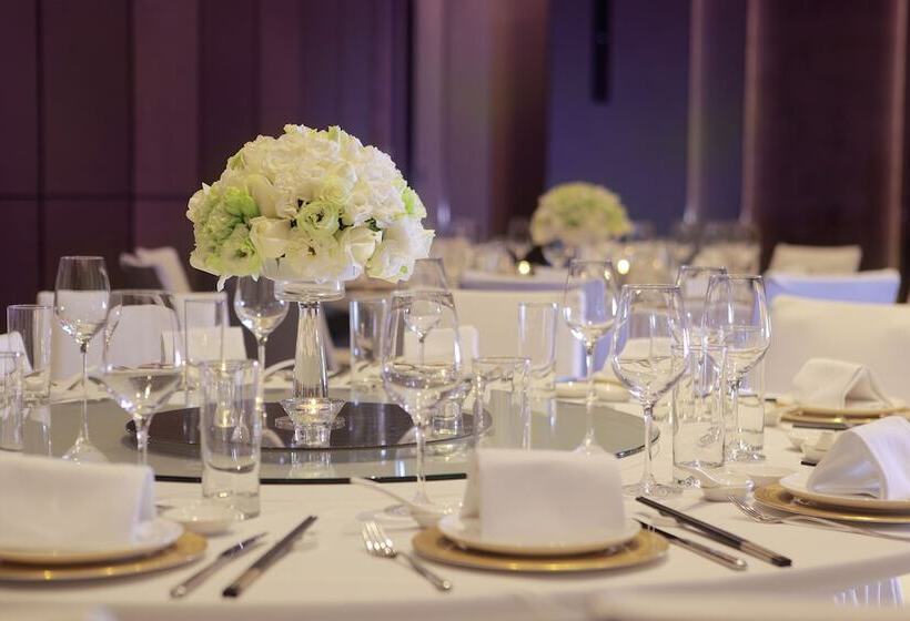 Humble House Hotel Taipei, Curio Collection By Hilton