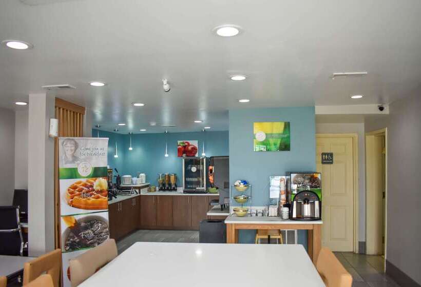 Отель Quality Inn Calhoun North I75
