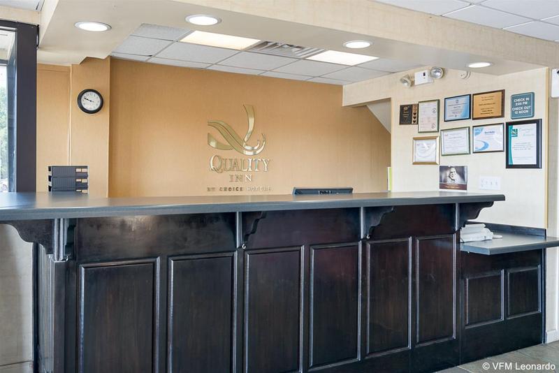 Отель Quality Inn Calhoun North I75