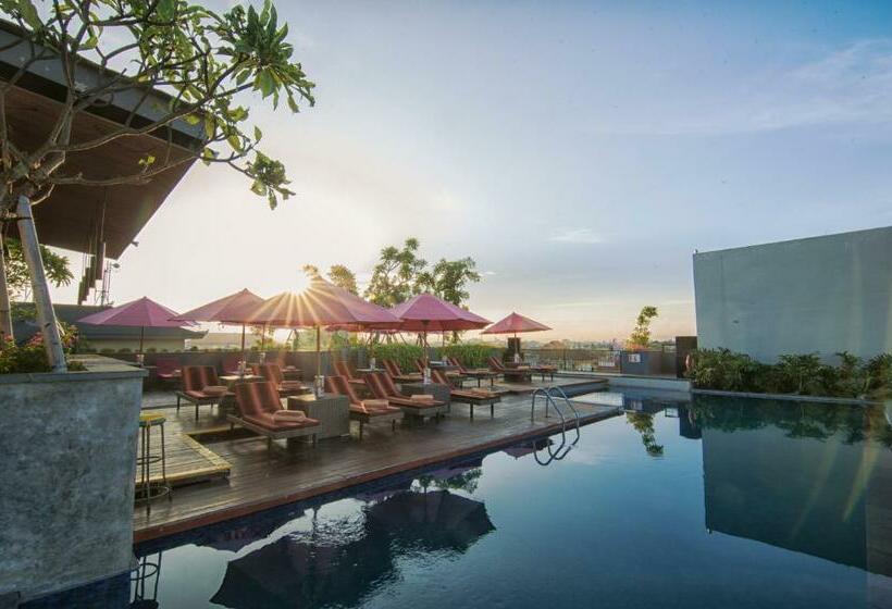 هتل Sevn Legian