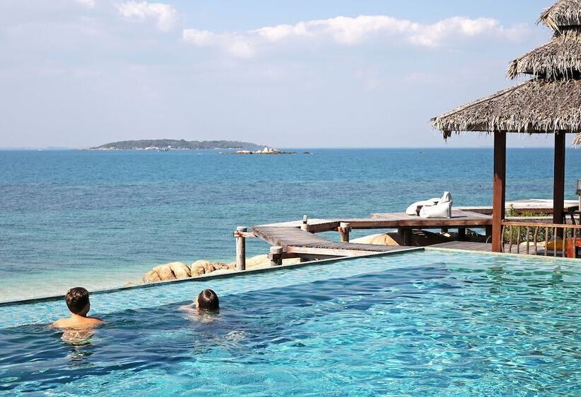 استراحتگاه Koh Munnork Private Island