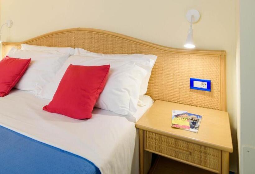 تختخواب و صبحانه Sharon House