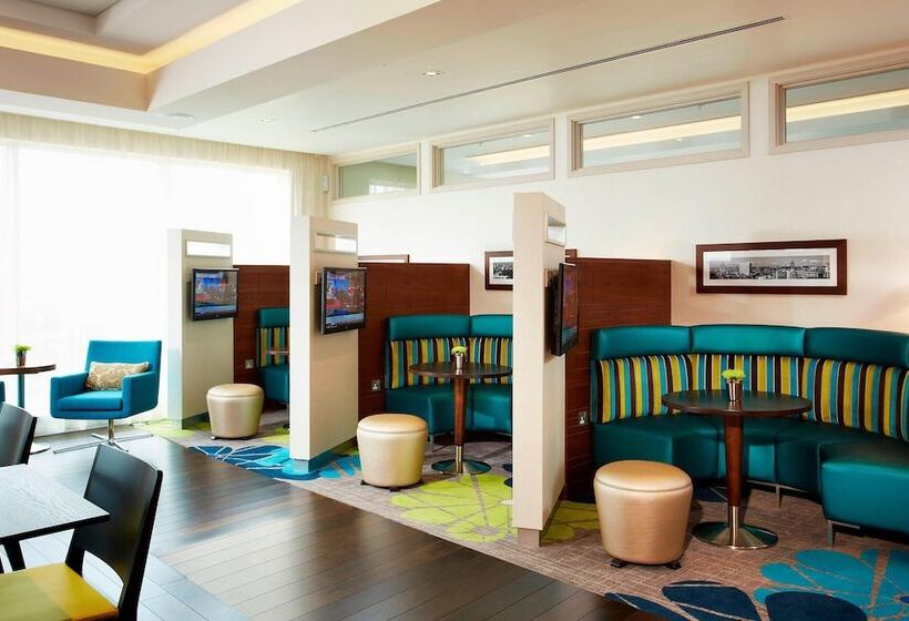 בית מלון כפרי Courtyard By Marriott Aberdeen Airport