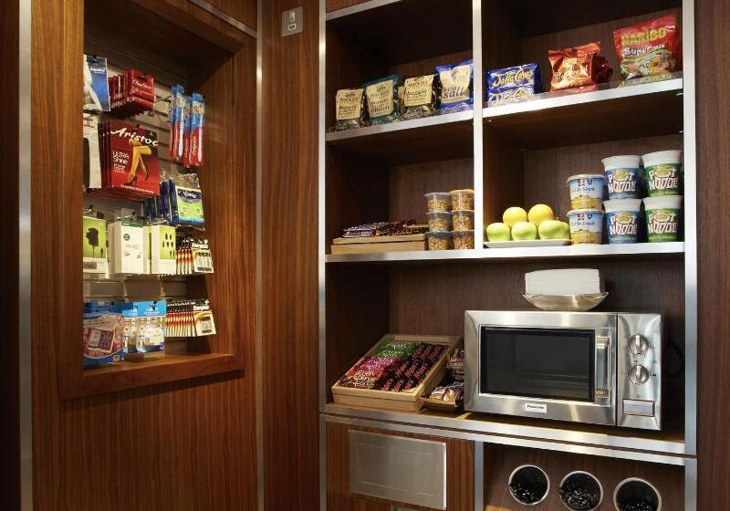 בית מלון כפרי Courtyard By Marriott Aberdeen Airport