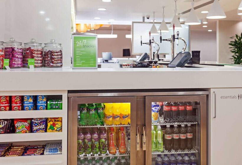 هتل Hampton By Hilton London Gatwick Airport