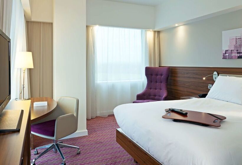 هتل Hampton By Hilton London Gatwick Airport