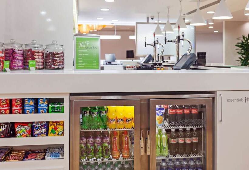 هتل Hampton By Hilton London Gatwick Airport