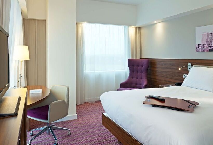 هتل Hampton By Hilton London Gatwick Airport