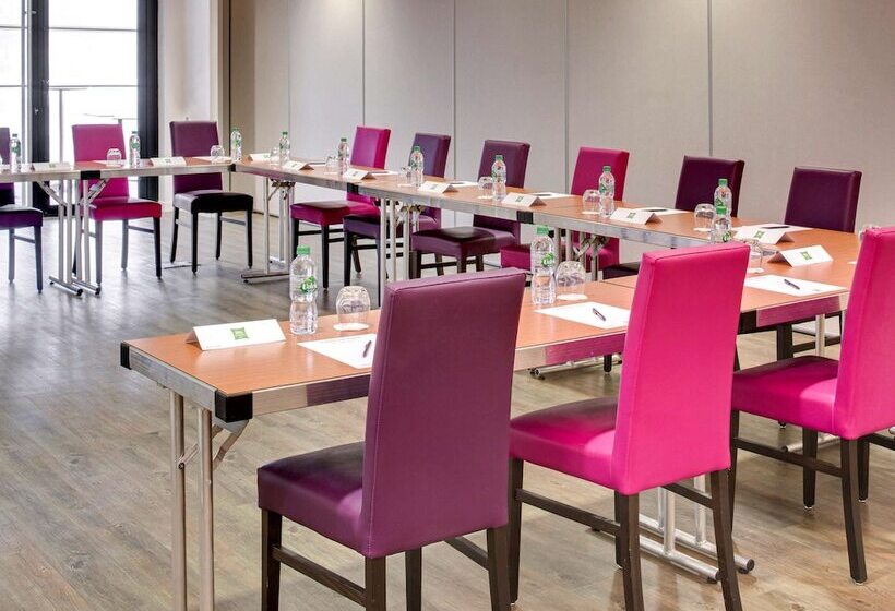 בית מלון כפרי Ibis Styles Montargis Arboria