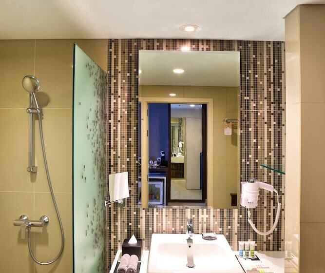 هتل Mercure Serpong Alam Sutera