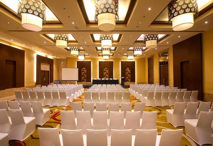 Radisson Blu Hotel Chennai City Centre