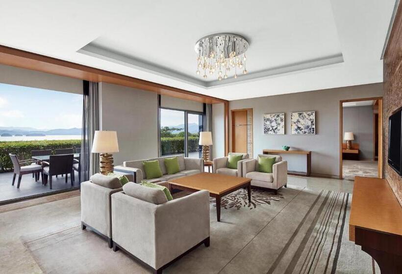 Отель Sheraton Qiandao Lake Resort