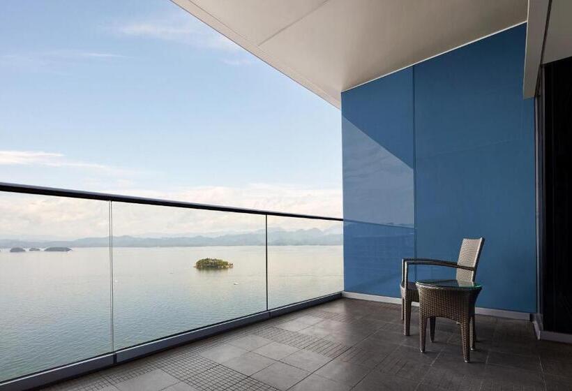Отель Sheraton Qiandao Lake Resort