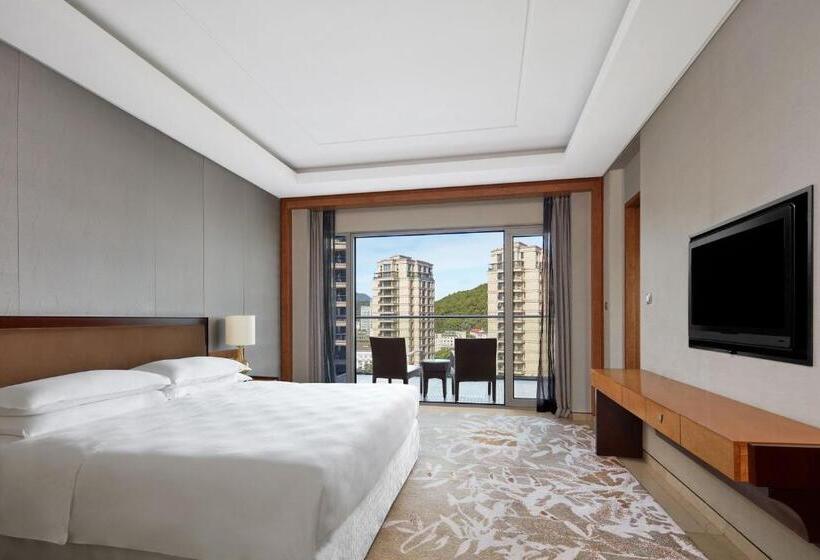 Отель Sheraton Qiandao Lake Resort